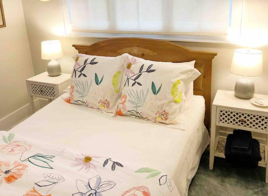 Liz Lane Cottage- Entire Guesthouse Charleston Kültér fotó